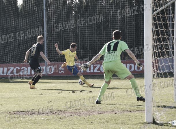 El Cádiz gana al Magdeburgo en un amistoso jugado en El Rosal