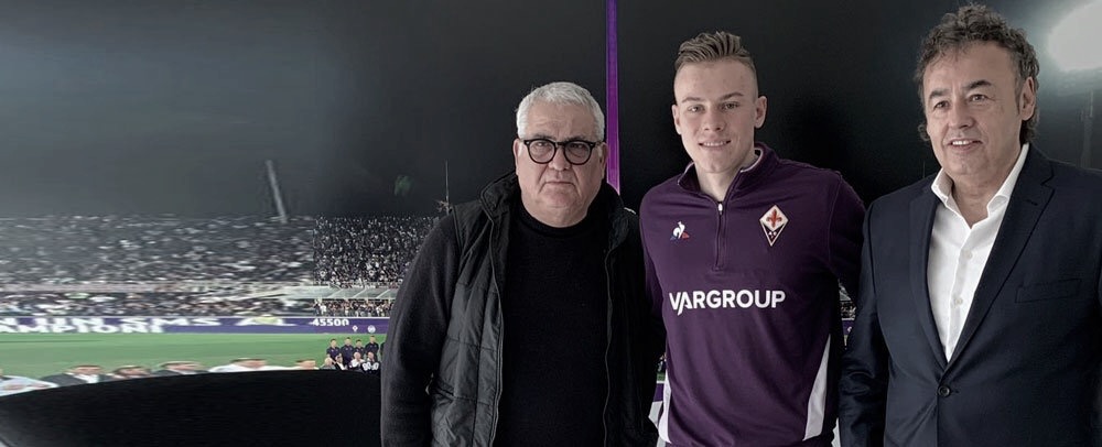 Fiorentina anuncia jovem meia Szymon Zurkowski, da Seleção Polonesa sub-21 Fiorentina anuncia jovem meia Szymon Zurkowski, da Seleção Polonesa sub-21