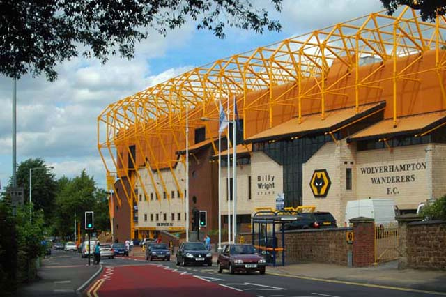 Wolverhampton Wanderers 2-0 Southampton: Two late goals help Wolves see off Saints