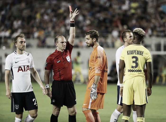 Com golaço de Eriksen e falhas do goleiro Trapp, Tottenham vence PSG em amistoso
