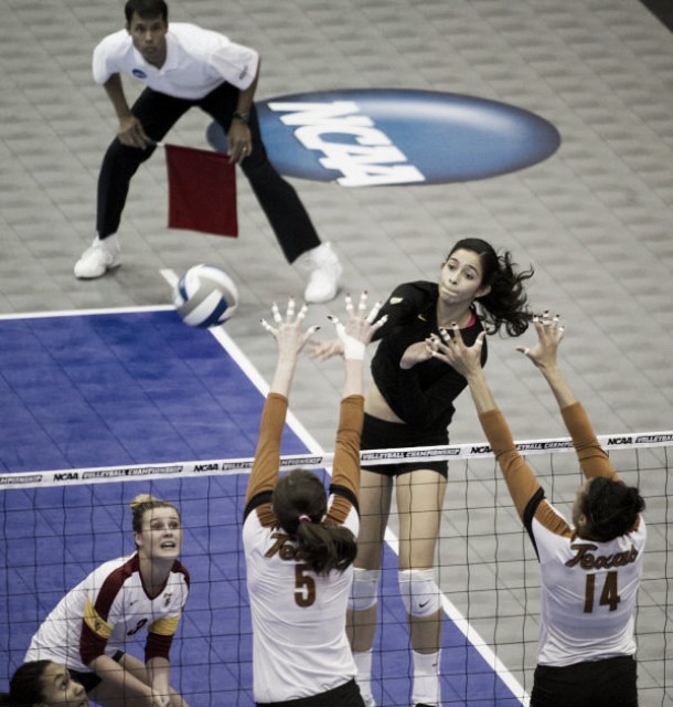 Samantha Bricio, nombrada jugadora del año en voleibol de la NCAA