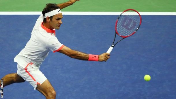 US Open 2015: Federer vola ai quarti. Battuto Isner tre set a zero