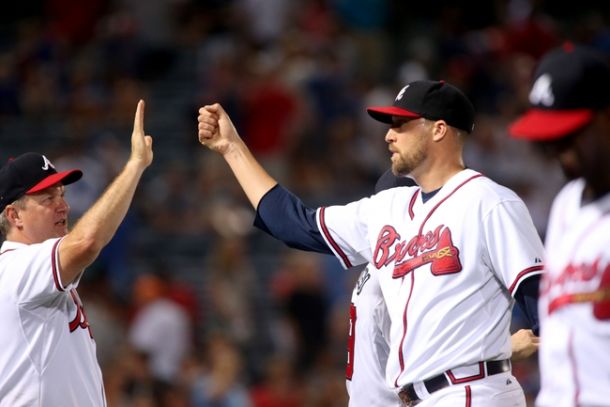 Late Rally Gives Braves 4-2 Victory Over Cubs