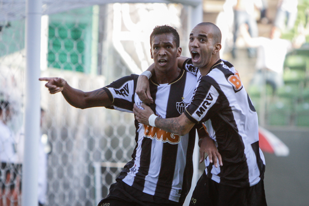 Galo vence fácil, quebra invencibilidade do Cruzeiro e constrói ótima vantagem na final Galo vence fácil, quebra invencibilidade do Cruzeiro e constrói ótima vantagem na final