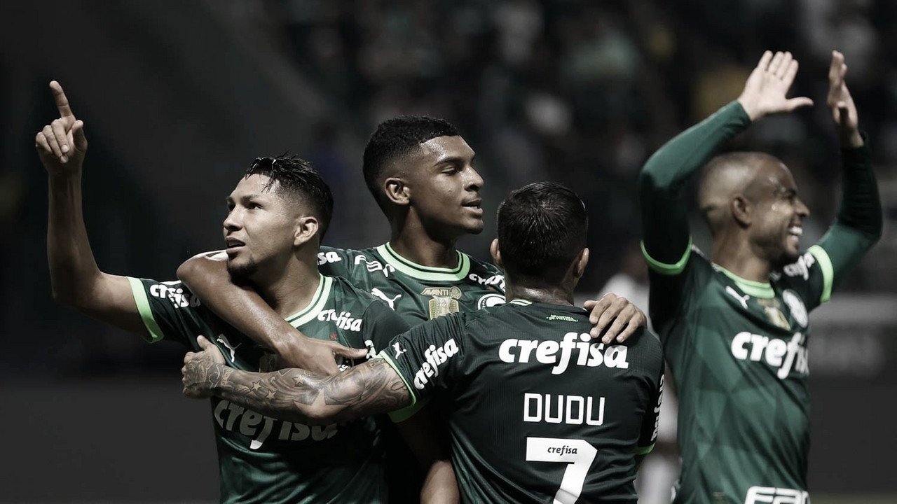 Palmeiras vence Coritiba sem sustos e se aproxima do líder Botafogo