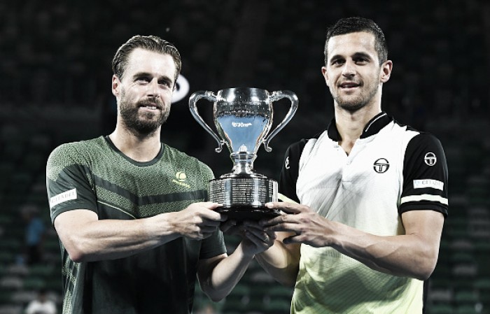 Roger Federer lifts 6th Australian Open, 20th Grand Slam title Roger Federer lifts 6th Australian Open, 20th Grand Slam title