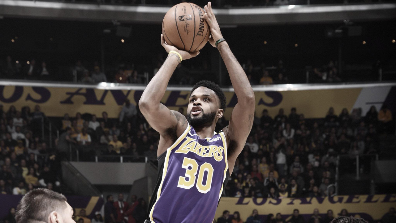 Lakers waive Troy Daniels