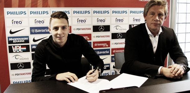 Santiago Arias renueva con el PSV