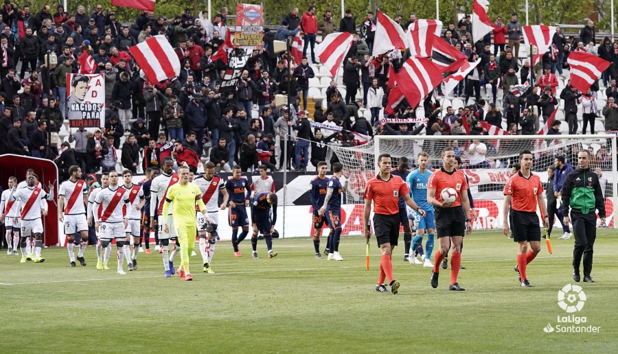 El Estadio de Vallecas se encuentra sucio y descuidado El Estadio de Vallecas se encuentra sucio y descuidado