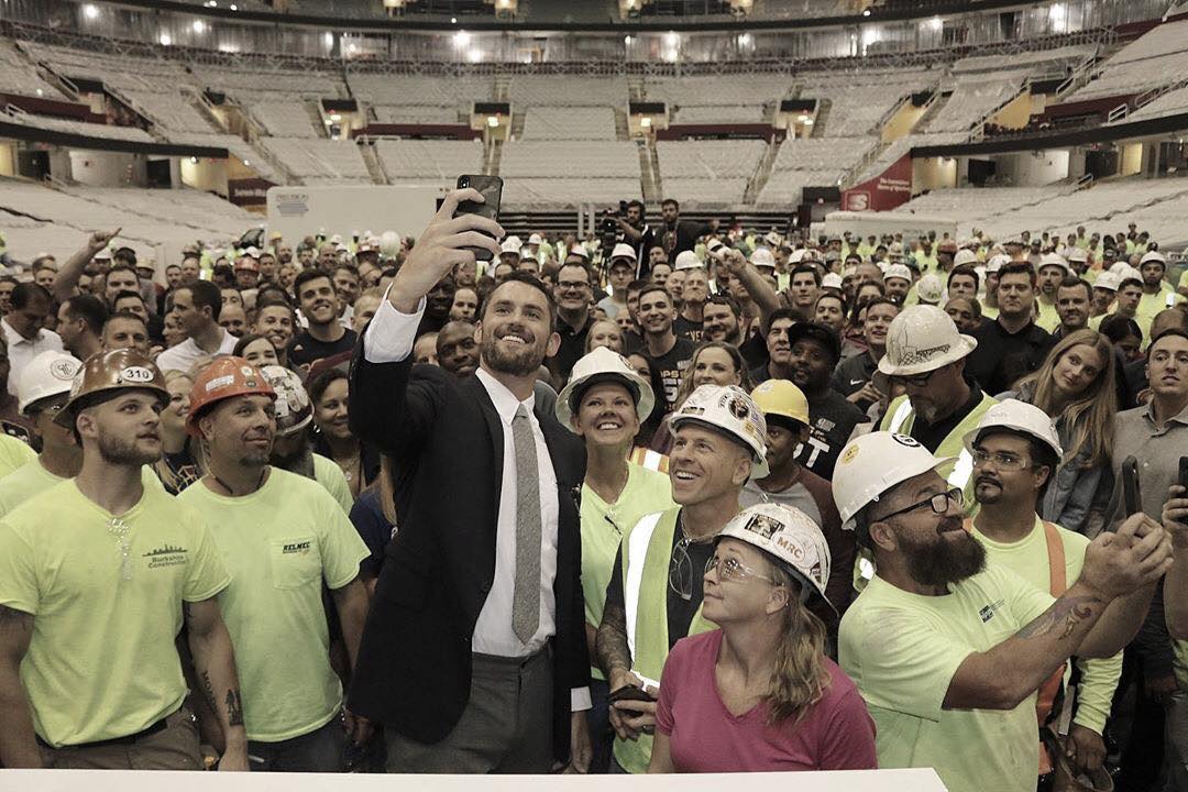 Love donates $100,000 to Cleveland arena workers