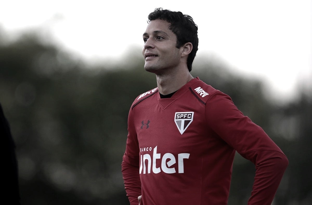 Anderson Martins vê São Paulo forte na briga pelo título brasileiro Anderson Martins vê São Paulo forte na briga pelo título brasileiro