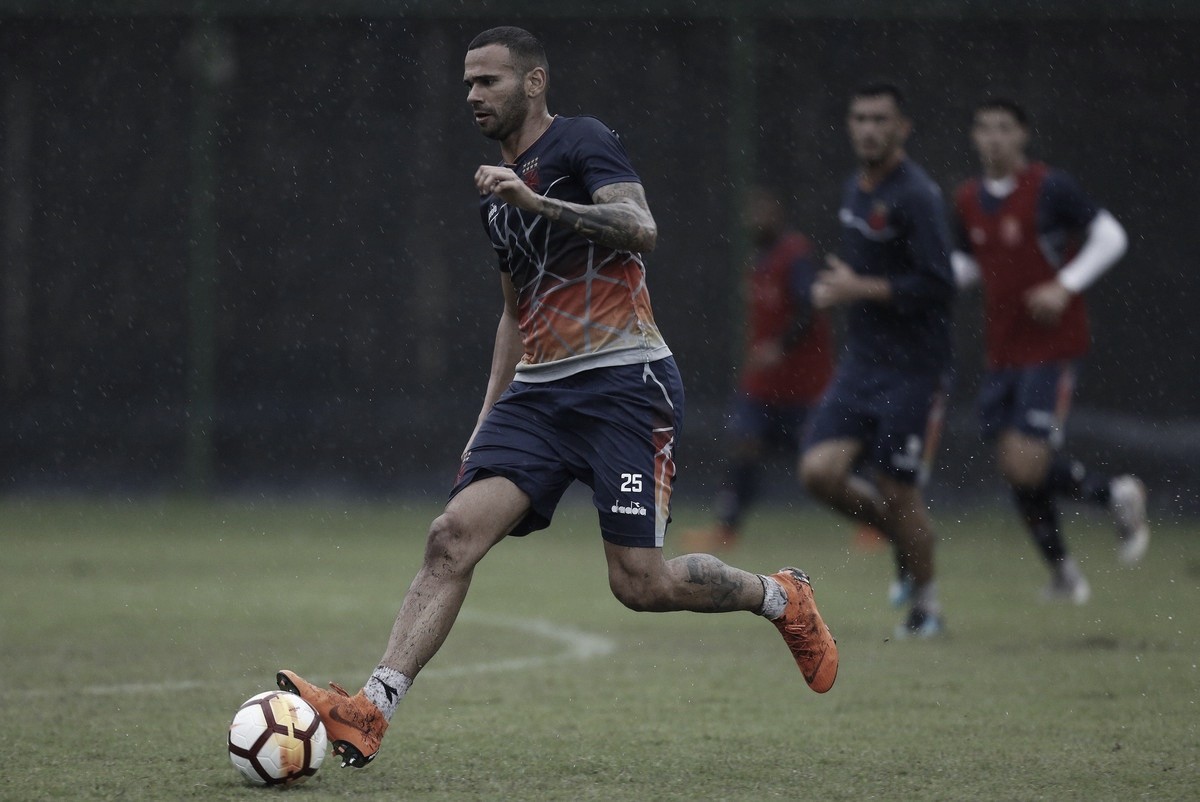 Leandro Castán mostra ansiedade para estrear no Vasco: "Emoção grande em voltar a jogar no Brasil"