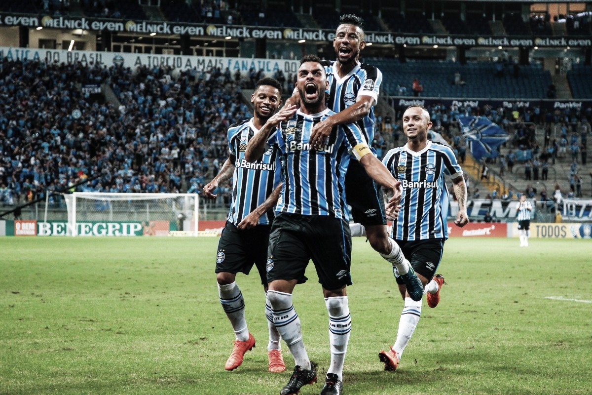 Grêmio tem nova atuação de gala na temporada e atropela Santos na Arena Grêmio tem nova atuação de gala na temporada e atropela Santos na Arena