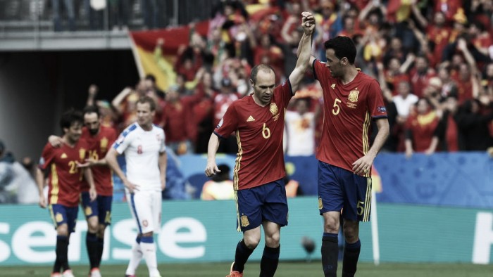 Euro 2016, le pagelle di Spagna - Repubblica Ceca: Iniesta illumina la scena, Cech fa il possibile