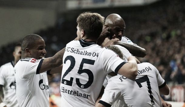 Fora de casa, Schalke vence Leverkusen e embola briga por vaga direta na Champions