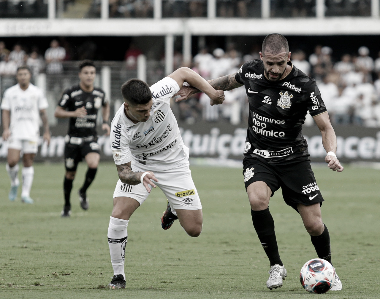 Santos busca empate contra Corinthians em jogo emocionante pelo Paulistão