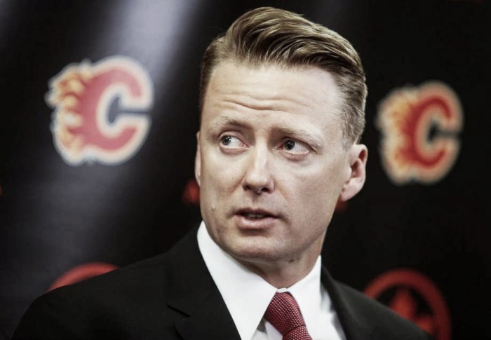 Calgary contrata a Glen Gulutzan como entrenador