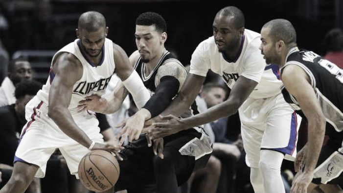 NBA - Clippers, problemi al ginocchio per Chris Paul