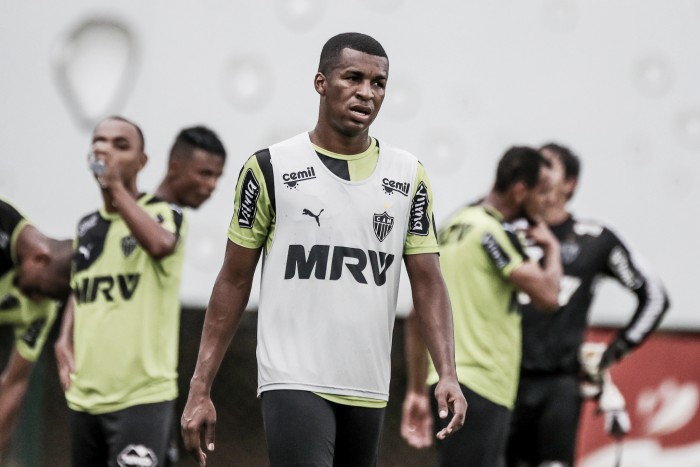 Contrapeso: Erazo treina com titulares e Tiago retorna ao time reserva no Atlético-MG