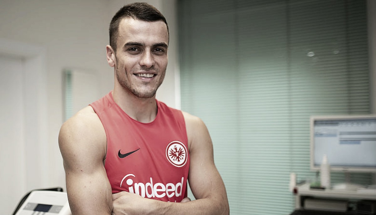 Eintracht Frankfurt anuncia contratação do meia Filip Kostić, ex-Hamburgo