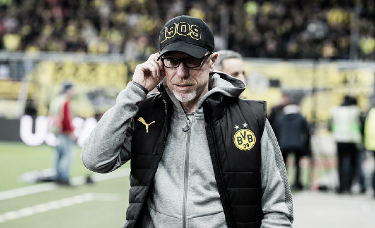 Após perder vaga de classificação na UEL, Peter Stöger critica postura do Dortmund