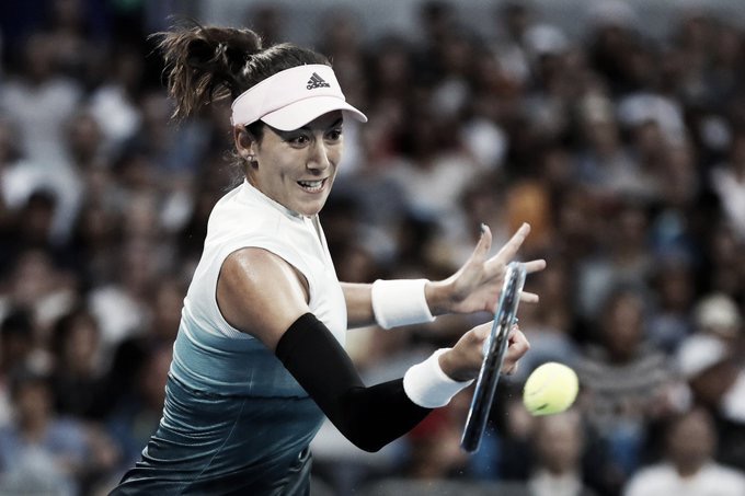 Muguruza supera começo turbulento e bate Bacsinszky rumo às oitavas do Australian Open Muguruza supera começo turbulento e bate Bacsinszky rumo às oitavas do Australian Open