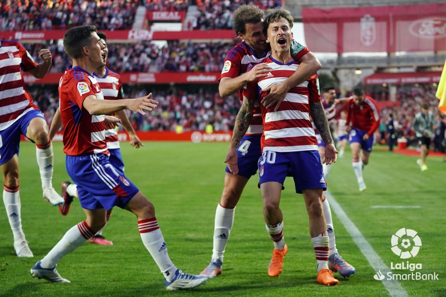 Partidos de granada club de fútbol contra real oviedo