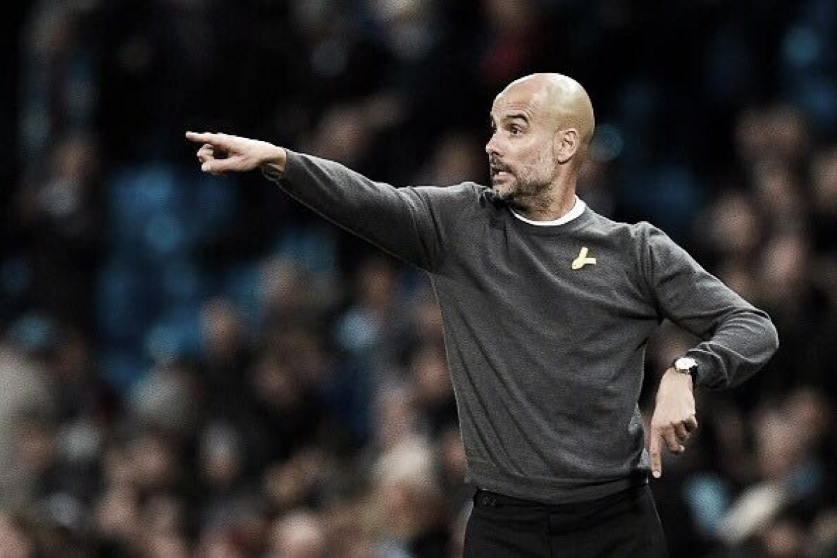 Fita amarela com efeitos políticos usada por Guardiola é proibida pela Federação Inglesa Fita amarela com efeitos políticos usada por Guardiola é proibida pela Federação Inglesa