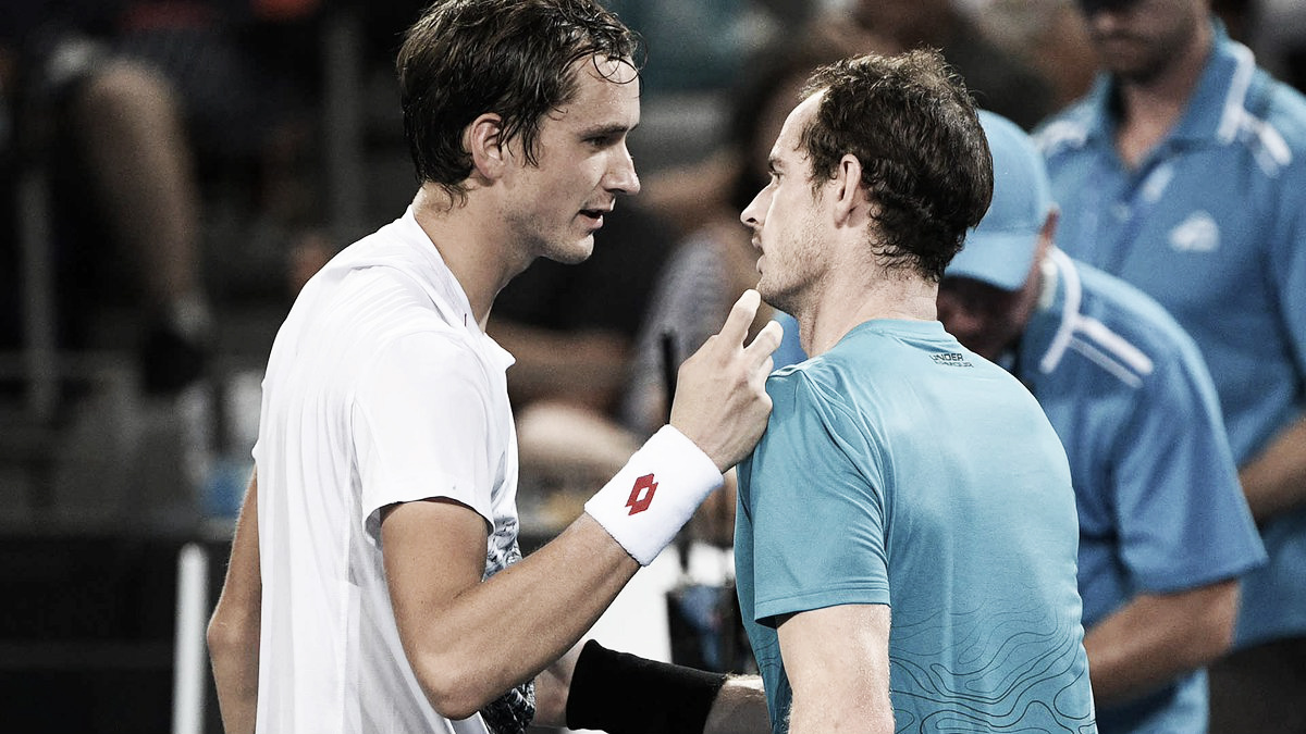 Medvedev vence Murray com tranquilidade e está nas quartas de final em Brisbane