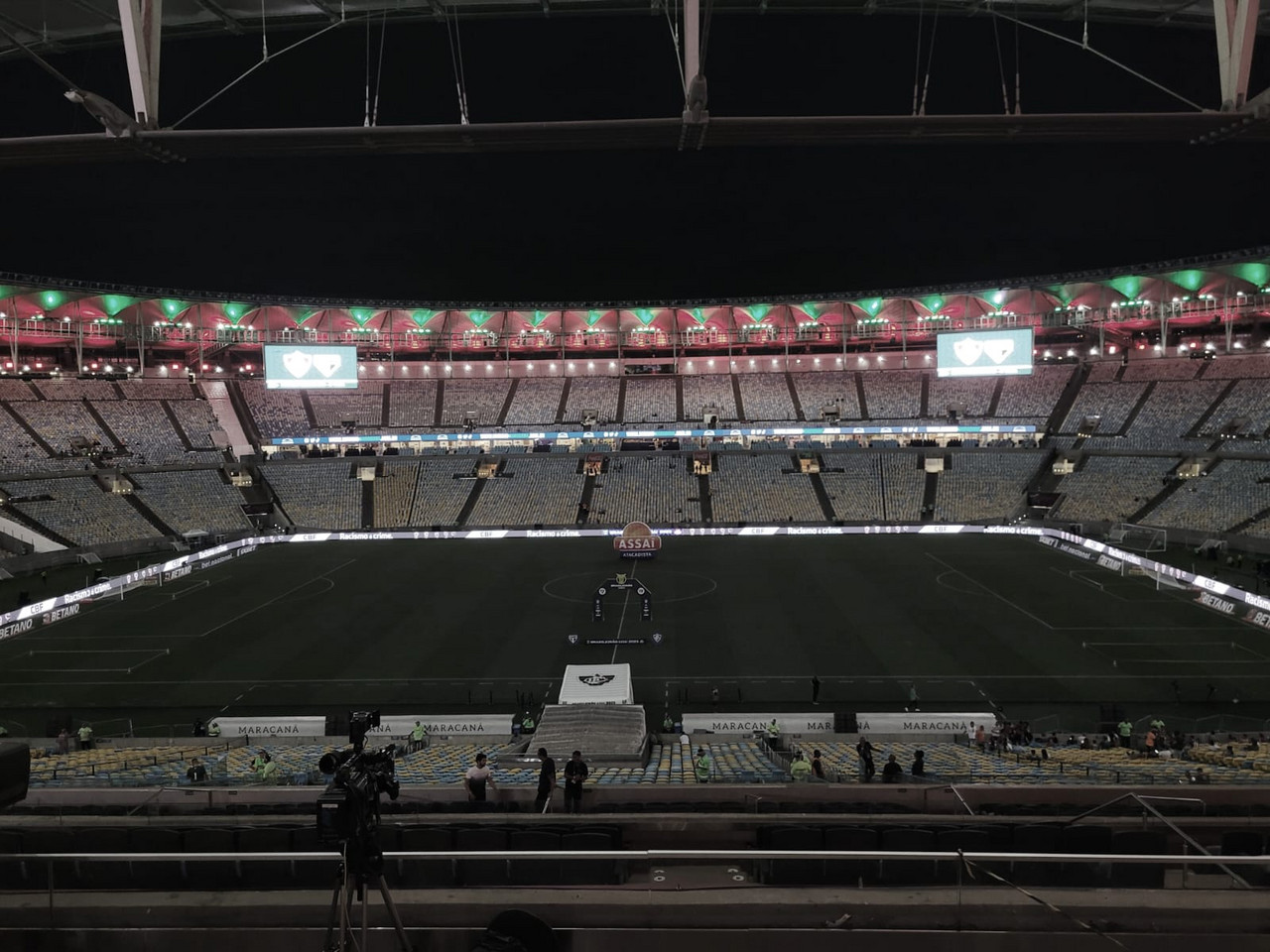 Torcida do Fluminense prepara mosaico para festa contra São Paulo