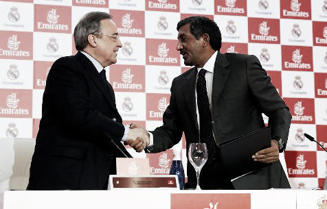 El Real Madrid presentó la equipación 2013/14 con Fly Emirates