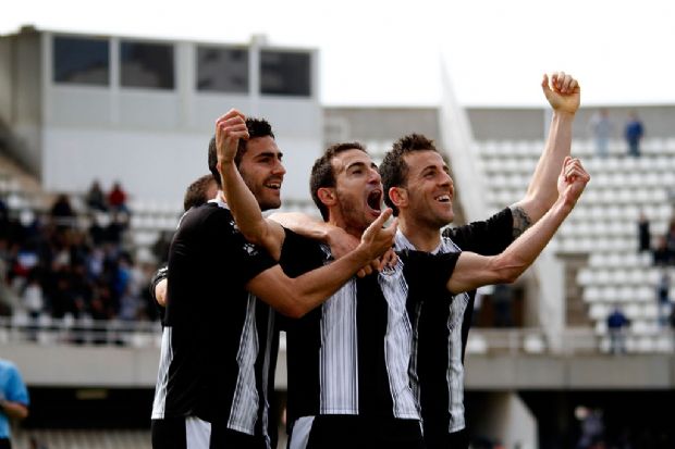 Cartagena 2-0 Real Jaén: liderato y golaveraje Cartagena 2-0 Real Jaén: liderato y golaveraje