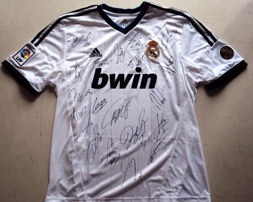 @RealMadridVAVEL y @bwin_es te regalan una camiseta firmada del Real Madrid