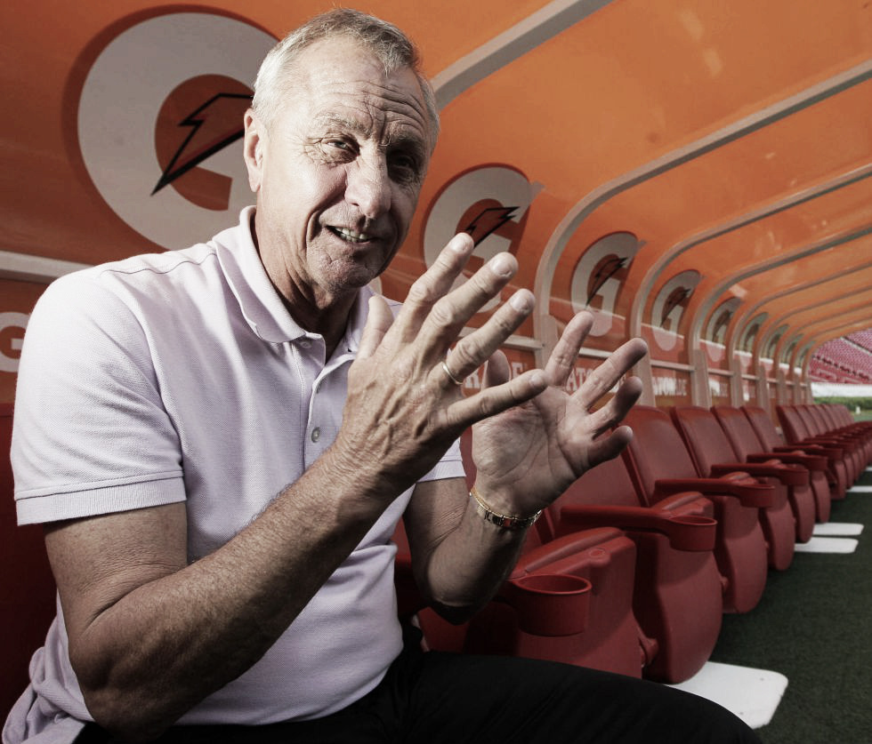 Johan Cruyff: "La junta directiva no debe fichar porque no tiene idea"