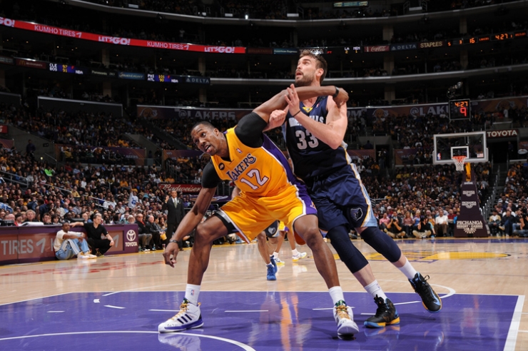 Los Angeles Lakers vence Grizzlies e aguarda pelo clássico de domingo Los Angeles Lakers vence Grizzlies e aguarda pelo clássico de domingo