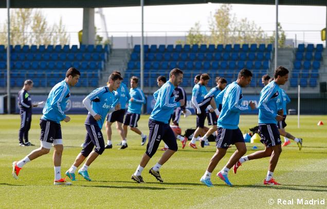Benzema se reintegra con el grupo en el último entrenamiento del Real Madrid