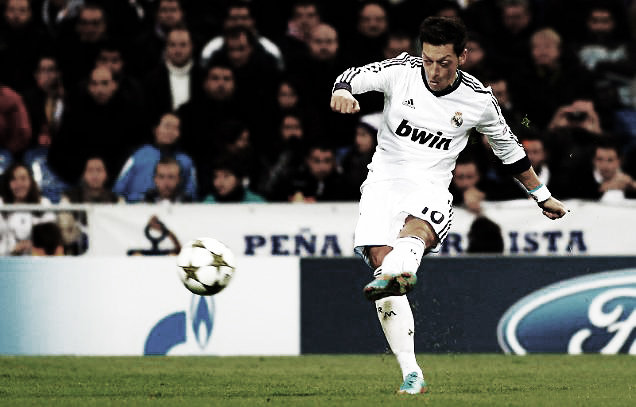 Serial Real Madrid - Borussia Dortmund: 2012/13, Özil hace justicia con una obra de arte