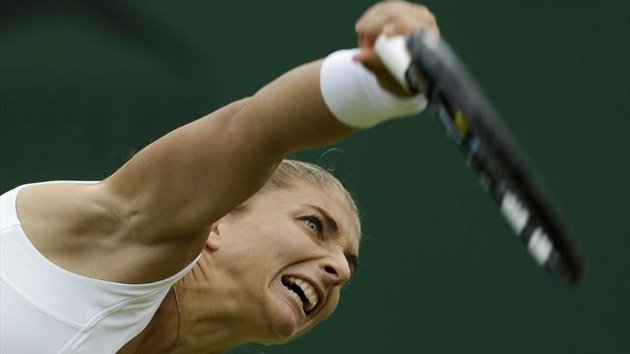 Sara Errani si sveglia tardi, il suo Wimbledon è già finito