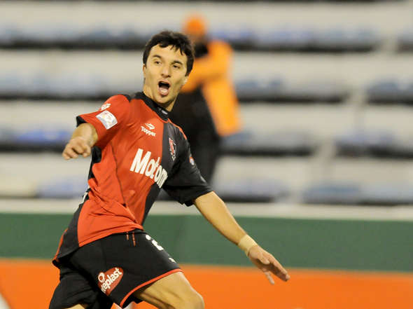Newell's reverte vantagem do Vélez em Liniers e está nas quartas da Libertadores