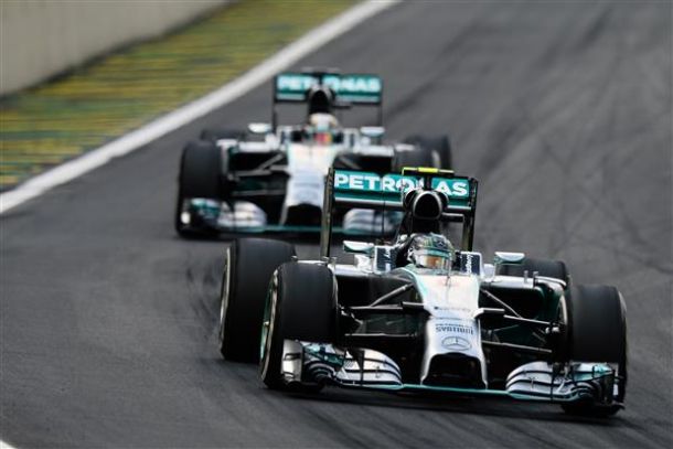 2014 Brazilian Grand Prix - Nico Rosberg Wins As Hamilton Spins
