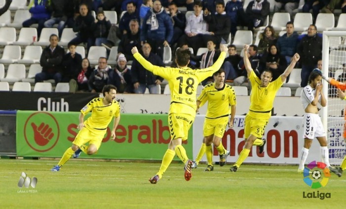El Real Oviedo rescata un punto del Belmonte