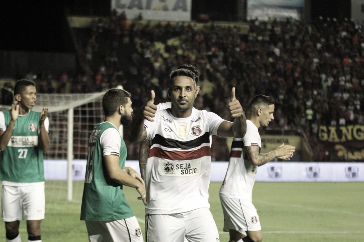 Fabinho Alves destaca crescimento do Santa Cruz e espera surpreender Sport na Ilha Fabinho Alves destaca crescimento do Santa Cruz e espera surpreender Sport na Ilha