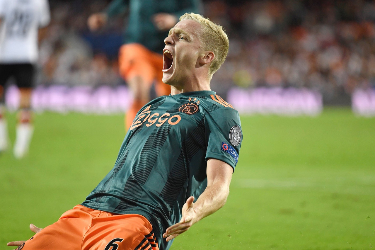 Champions League- L'Ajax demolisce il Valencia, netta vittoria olandese al Mestalla (0-3)