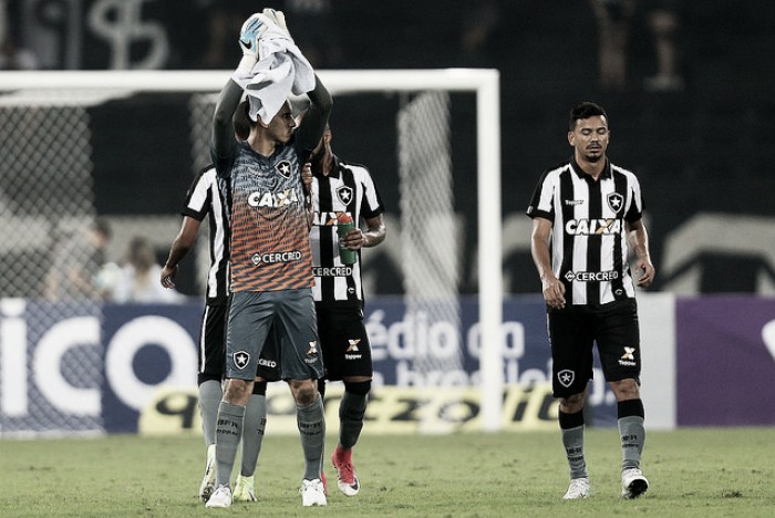 Destaque do Botafogo, Gatito Fernández minimiza sufoco após vitória: "Brasileiro é assim"
