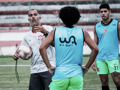 Parceria com Diniz e consultas a Pedrinho: como Felipe, treinador do Bangu, promete se destacar no Cariocão