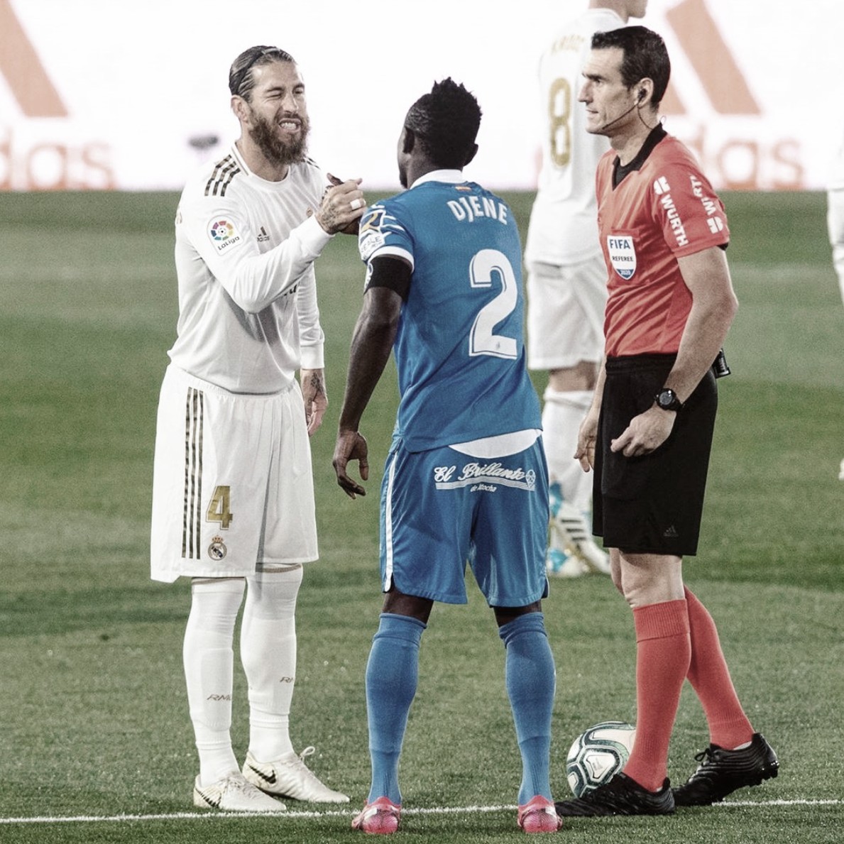 El Real Madrid
encadena seis victorias consecutivas, algo que no hacía desde hace tres
temporadas El Real Madrid
encadena seis victorias consecutivas, algo que no hacía desde hace tres
temporadas