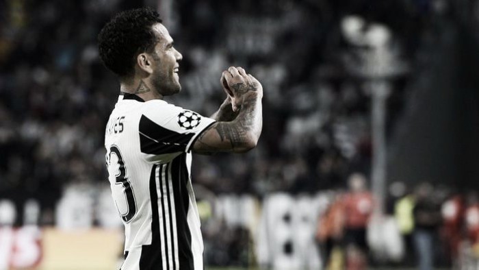 Dani Alves, il Fior di Loto dai petali bianchi e neri