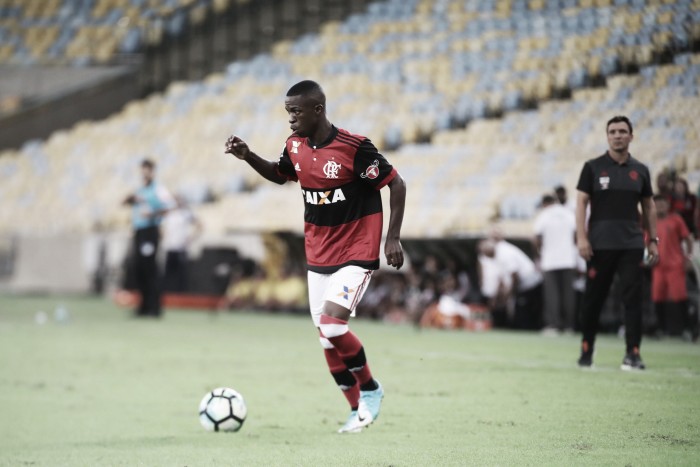 Flamengo inicia venda de Vinicius Junior ao Real Madrid e prorroga contrato até 2019