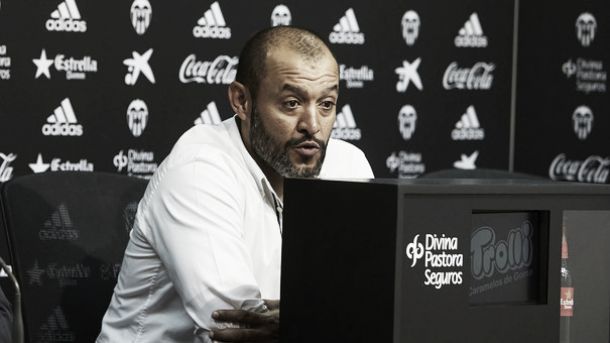 Treinador do Valencia elogia ambiente do Mestalla: "Nos encanta jogar em casa"