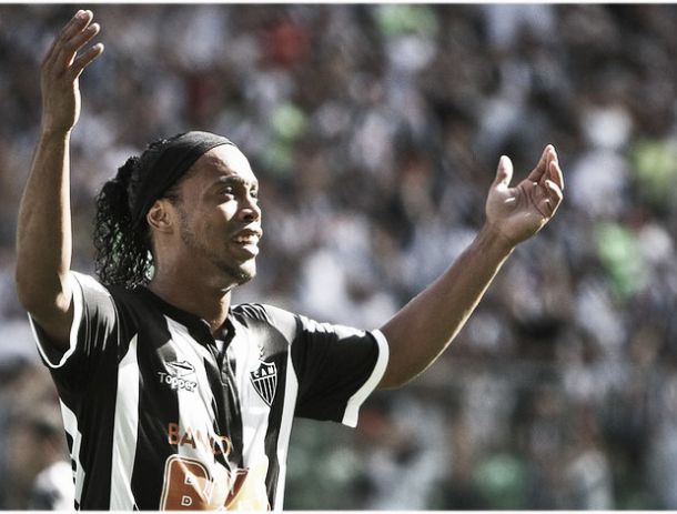 Levir confirma que conversou com Asis sobre a situação de Ronaldinho